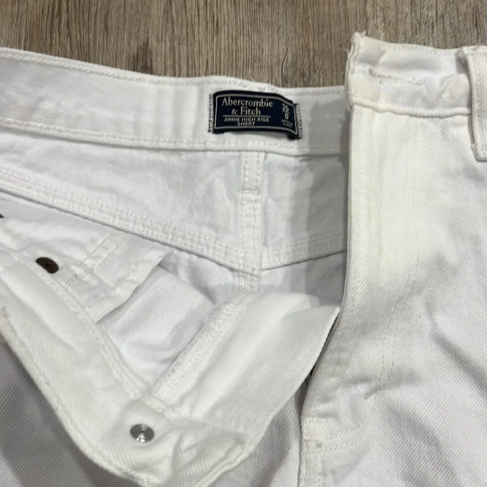A&F Annie High Rise Jean Shorts - Picture 3 of 4